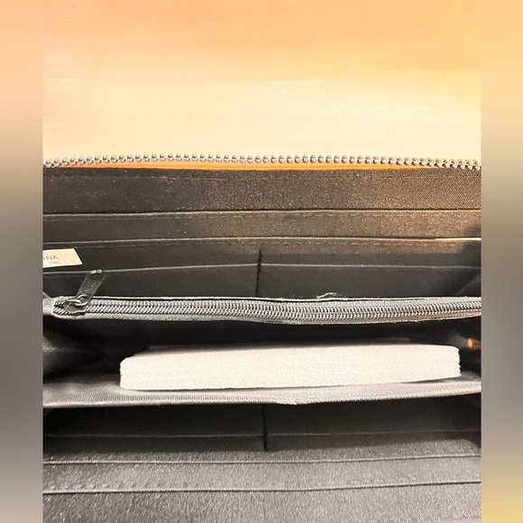 Crossbody Quilted Pale Pink Wallet - Picture 6 of 7